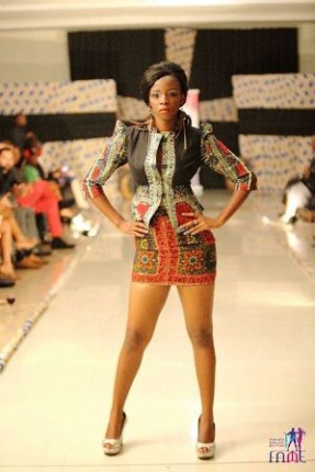 Model-Esther-Ravat-showcasing-Lilly-Alfonso’s-wear-at-FAME-2013.