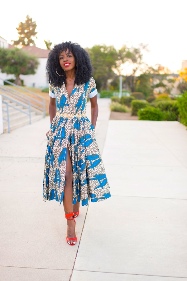 Wrap Dress With A Belt. Fit for the casual outdoor type. Can be easily decorated with all sorts of jewelry as long as the colors are well matched.