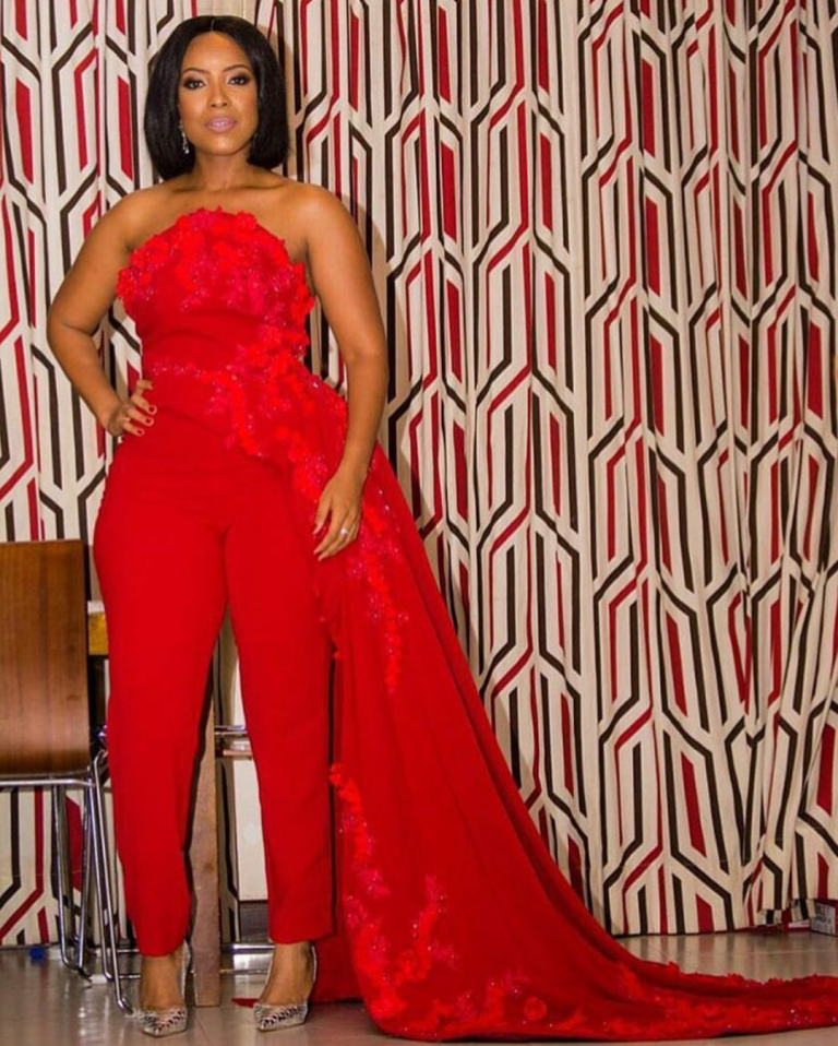 joselyn dumas in lace outfit (5)