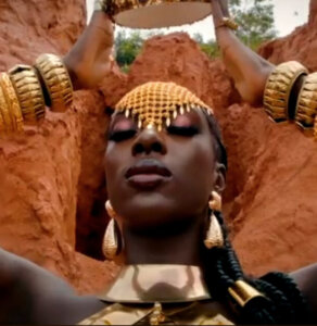 #HOTSHOTS: Dark Skinned Beauty Gifty B Gets Godified Egyptian Style In New Editorial By OAB Photography
